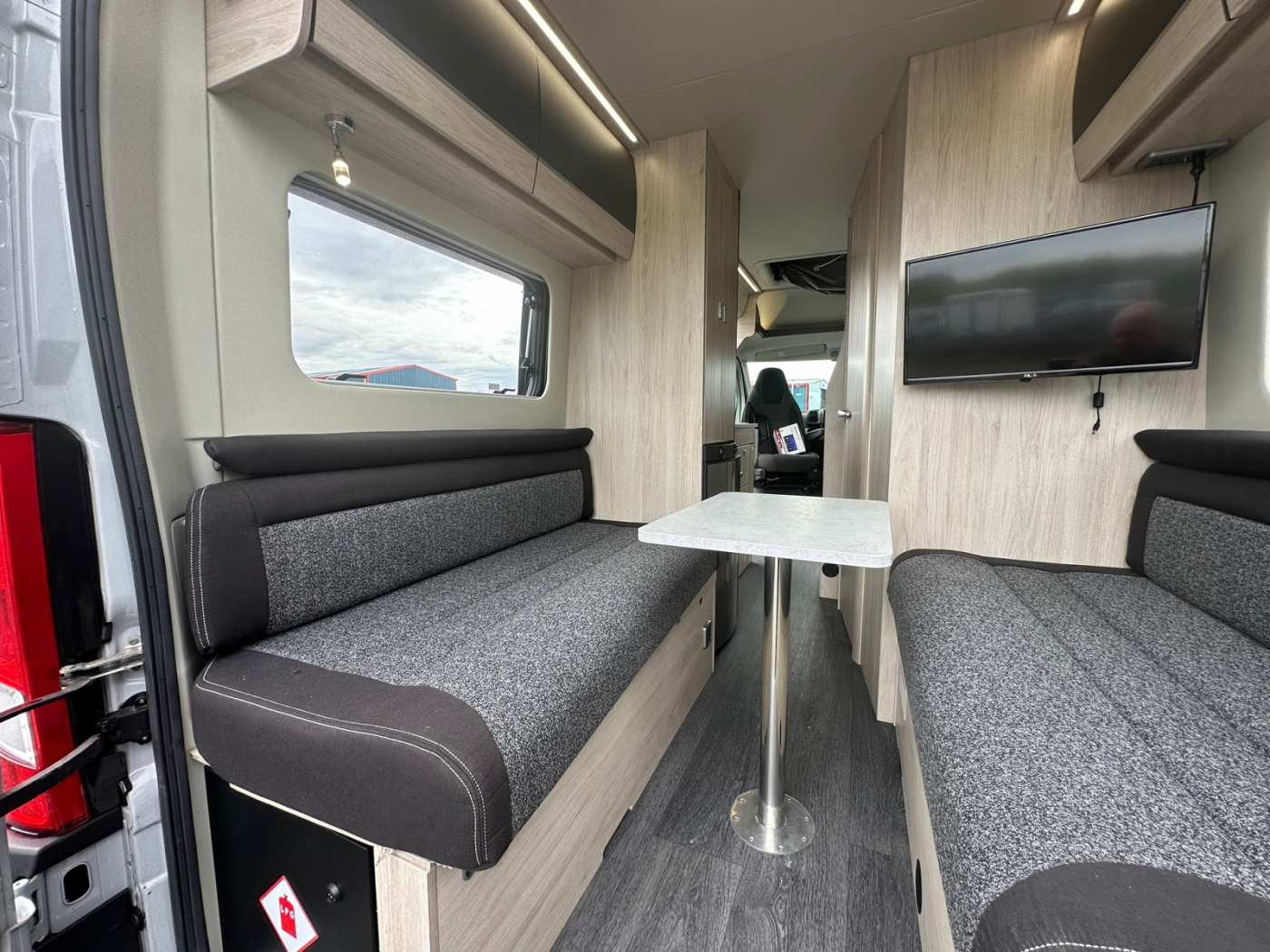 2022 | Autotrail Expedition 67 | 4 Berth | 4 Belts | 2184CC | 140BHP ...