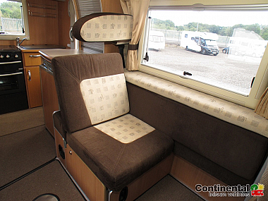  2009-autosleeper-nuevo-es-for-sale-uc5943-12.jpg