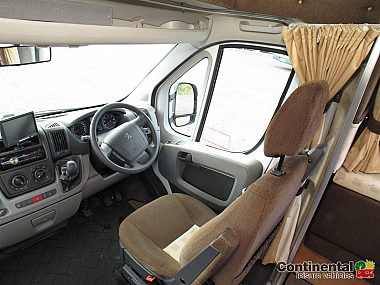  2009-autosleeper-nuevo-es-for-sale-uc5943-8.jpg