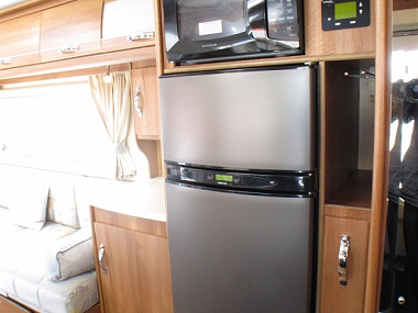  2010-autosleeper-cotswold-eb-for-sale-uc6007-2.jpg