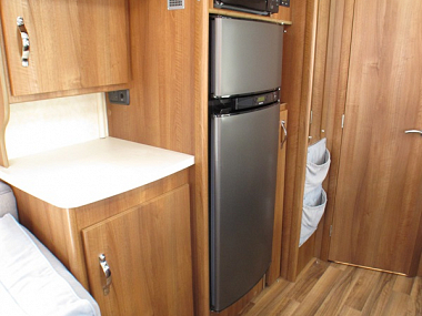  2010-autosleeper-cotswold-eb-for-sale-uc6007-38.jpg