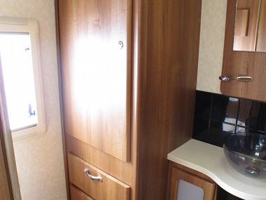  2010-autosleeper-cotswold-eb-for-sale-uc6007-8.jpg