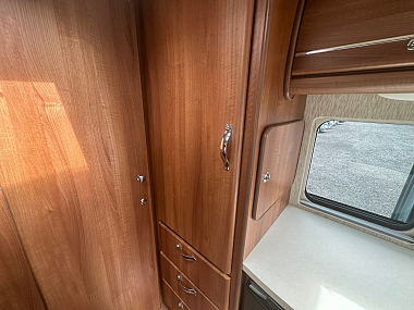  2012-autosleeper-kemerton-for-sale-uc6150-36.jpg