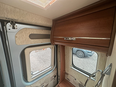  2012-autosleeper-kemerton-for-sale-uc6150-51.jpg