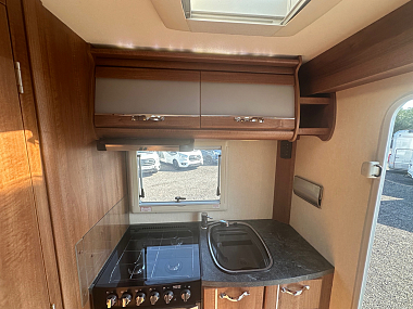  2014-autosleeper-nuevo-for-sale-uc6178-37.jpg