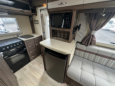  2016-autosleeper-broadway-ek-for-sale-uc6138-34.jpg