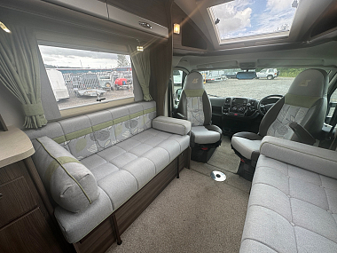  2019-autosleeper-broadway-eb-for-sale-uc6153-17.jpg