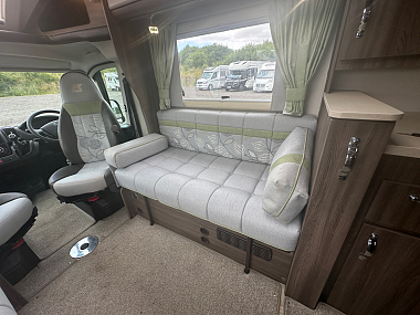  2019-autosleeper-broadway-eb-for-sale-uc6153-18.jpg