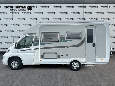  2019-autosleeper-broadway-eb-for-sale-uc6153-2.jpg