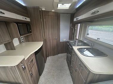  2019-autosleeper-broadway-eb-for-sale-uc6153-36.jpg