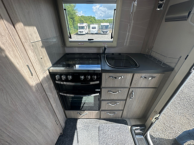  2019-autosleeper-nuevo-for-sale-uc6154-24.jpg