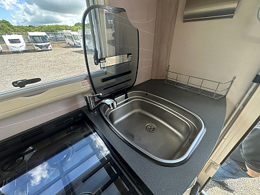  2019-autosleeper-nuevo-for-sale-uc6154-27.jpg