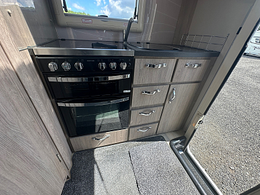  2019-autosleeper-nuevo-for-sale-uc6154-32.jpg