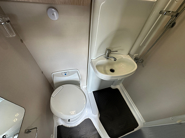  2019-autosleeper-nuevo-for-sale-uc6154-51.jpg