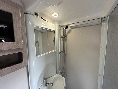  2019-autosleeper-nuevo-for-sale-uc6154-54.jpg