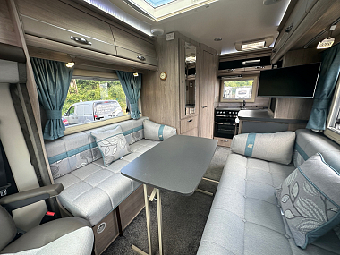  2019-autosleeper-nuevo-for-sale-uc6154-64.jpg