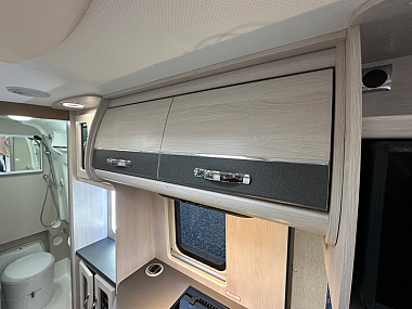  2020-autosleeper-kingham-for-sale-uc6193-34.jpg