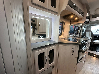  2020-autosleeper-kingham-for-sale-uc6193-66.jpg