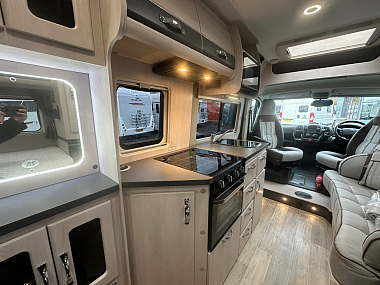  2020-autosleeper-kingham-for-sale-uc6193-68.jpg