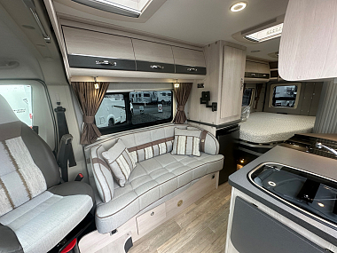  2020-autosleeper-kingham-for-sale-uc6193-71.jpg