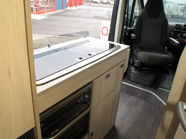  2021-autotrail-expedition-67-for-sale-uc5945-24.jpg