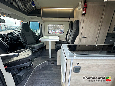  2023-autotrail-expedition-68-for-sale-ros337-39.jpg